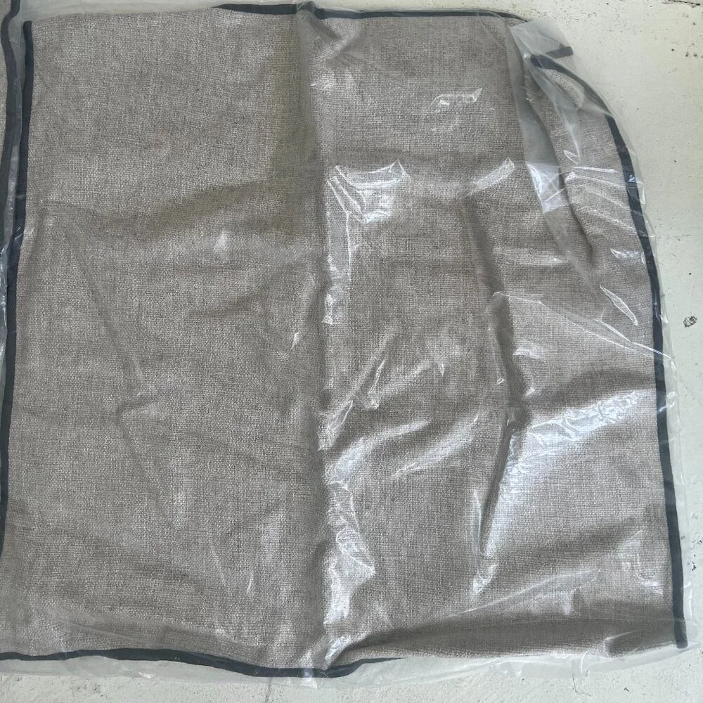 NIB Pair of Classic Linen West Elm Pillow Cases 20x20